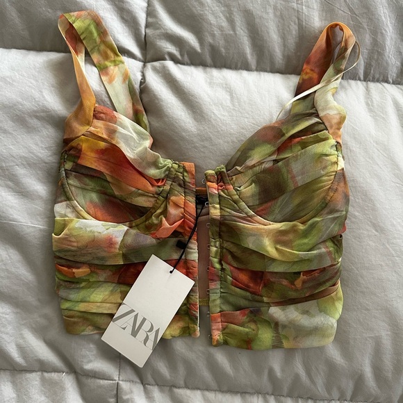 Zara Tops - Crop top Zara